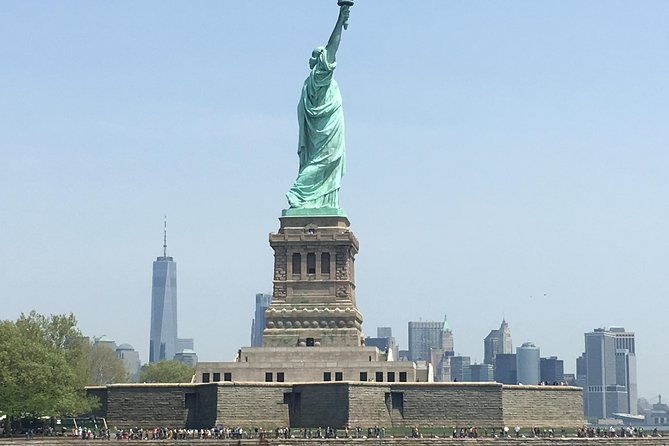 statue-of-liberty-pre-ferry-express-tour