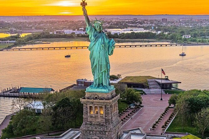 statue-of-liberty-skip-the-queue-ticket-with-audio-guide-tour