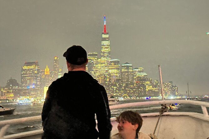 statue-of-liberty-skyline-evening-cruise-on-river-in-manhattan