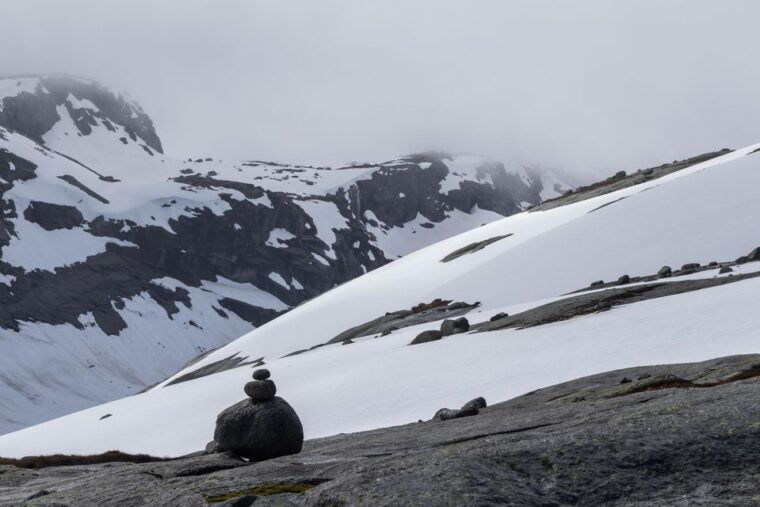 stavanger-off-season-hike-to-kjerag-packed-lunch