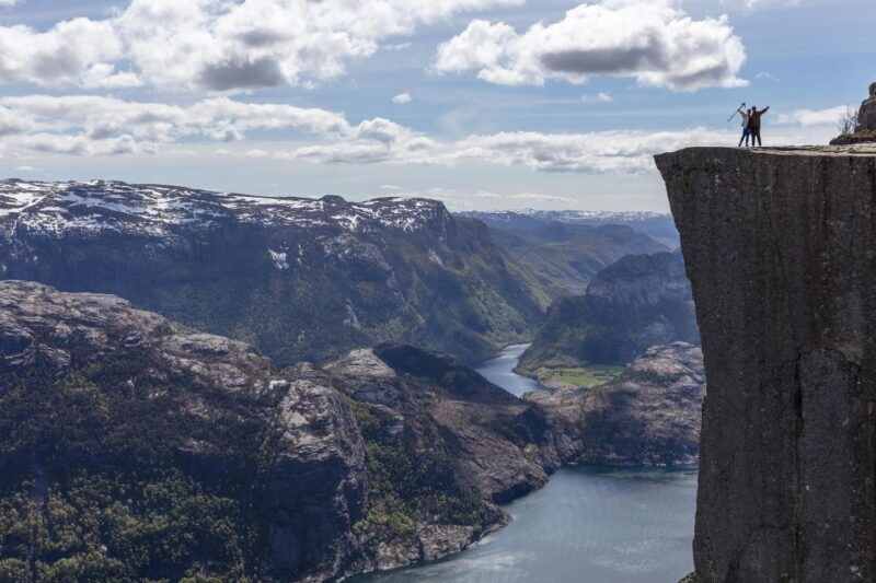 stavanger-preikestolen-classic-hike-and-side-trail
