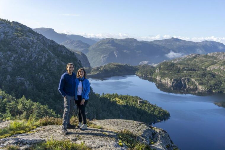 stavanger-preikestolen-classic-hike-and-side-trail