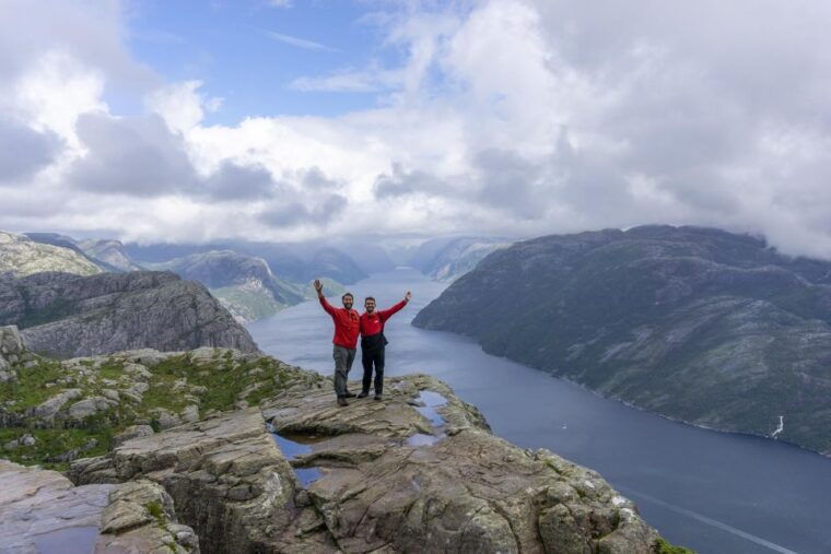 stavanger-preikestolen-classic-hike-and-side-trail