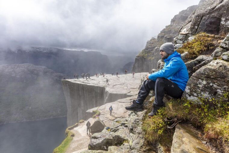 stavanger-preikestolen-classic-hike-and-side-trail
