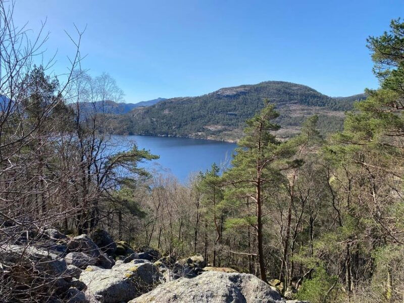 stavanger-preikestolen-tour-with-guide-and-pickup