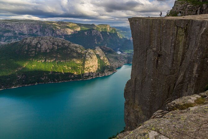 stavanger-pulpit-rock-guided-private-hike-with-hotel-pickup