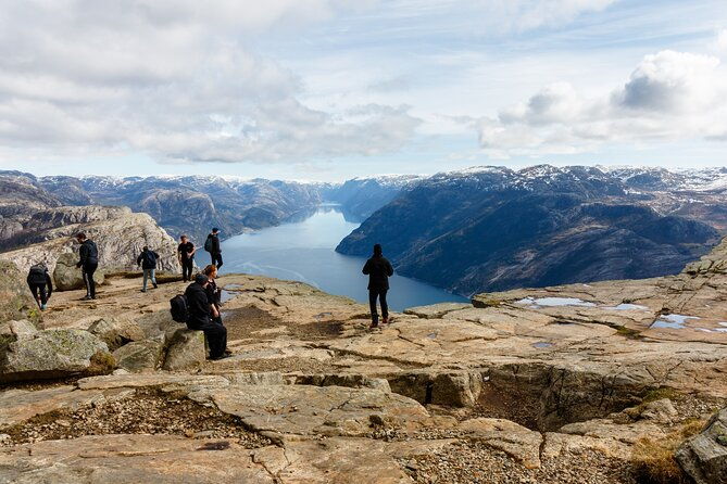 stavanger-pulpit-rock-guided-private-hike-with-hotel-pickup