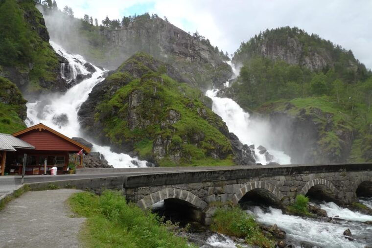 stavanger-trip-to-the-langfoss-and-latefoss-waterfalls