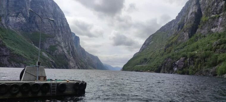 stavangerlysefjord-cruise-to-preikestolen-and-vagabond-cave