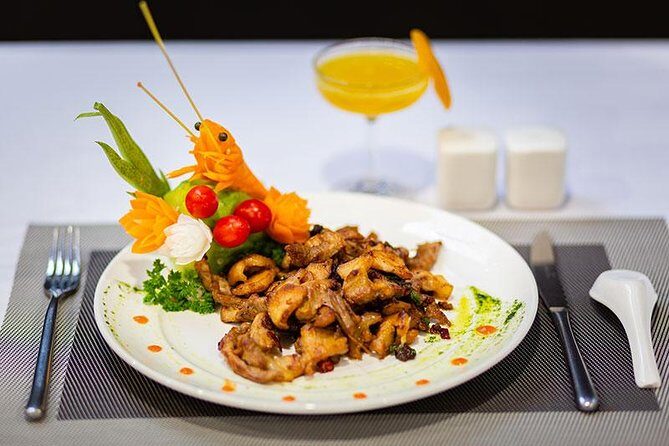 Staying 3 days - 2 nights on boat included: biking island and water activities - Key Points