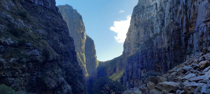 STELLENBOSCH : DWARSRIVIER DUIWELS KLOOF HIKE - Why You’ll Want to Hike Duiwels Kloof