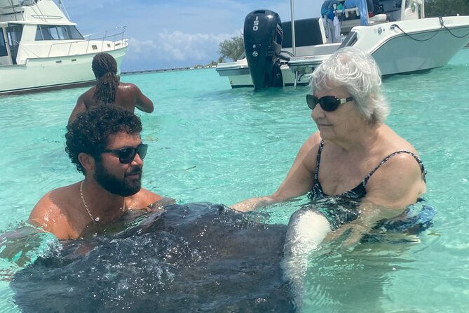 stingray-city-and-snorkeling-private-charter