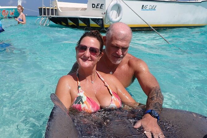 stingray-city-sandbar-coral-gardens-snorkeling-star-fish-point