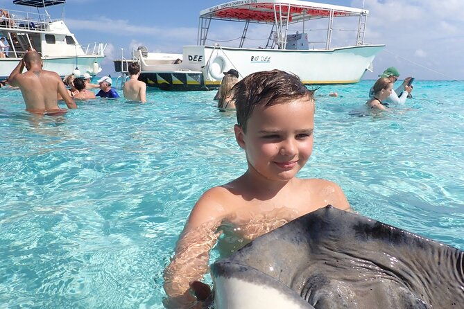 stingray-city-sandbar-coral-gardens-snorkeling-star-fish-point