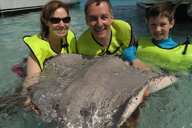 stingray-sandbar-snorkeling-and-starfish-point