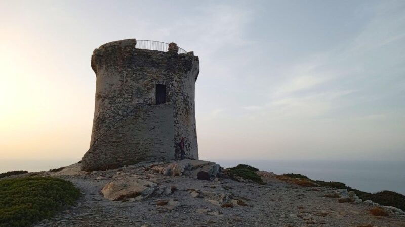 stintino-sunset-hike-at-capo-falcone-with-tasting