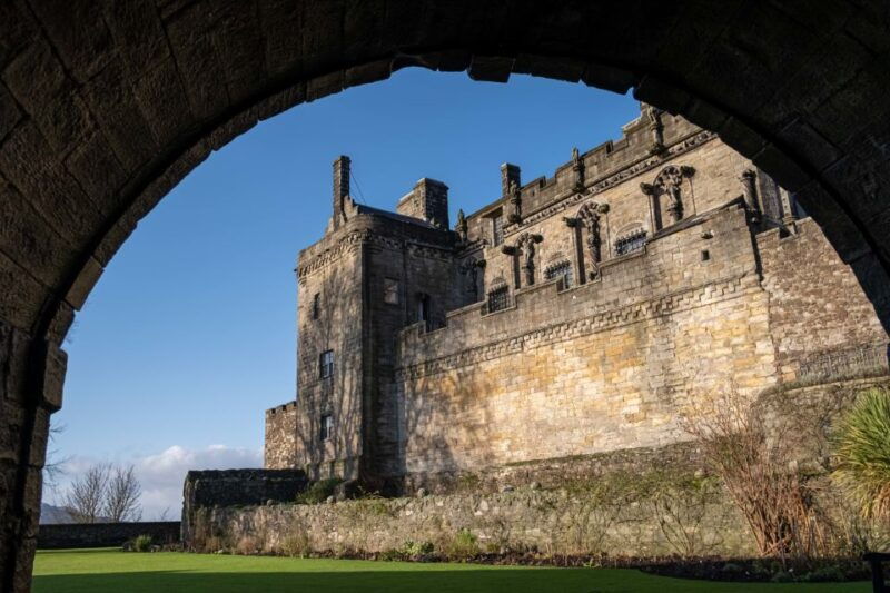 stirling-castle-skip-the-line-guided-tour-in-spanish