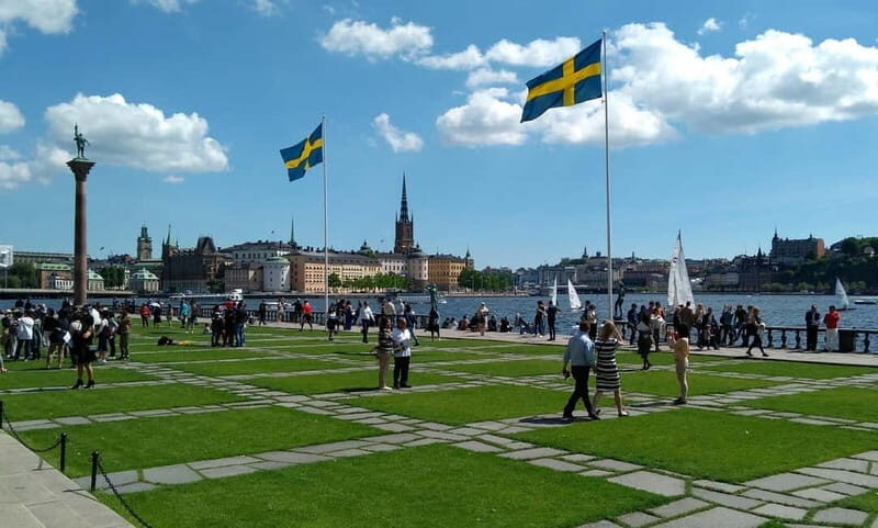 Stockholm: A Beauty On The Water - Old Town Walk & Boat Trip - Exploring Stockholm from Land and Water
