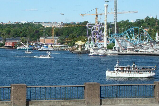 Stockholm- A Beauty On The Water: Old Town Walking Tour and Boat Trip Combined - Slottsbacken and the Royal Palace Courtyard