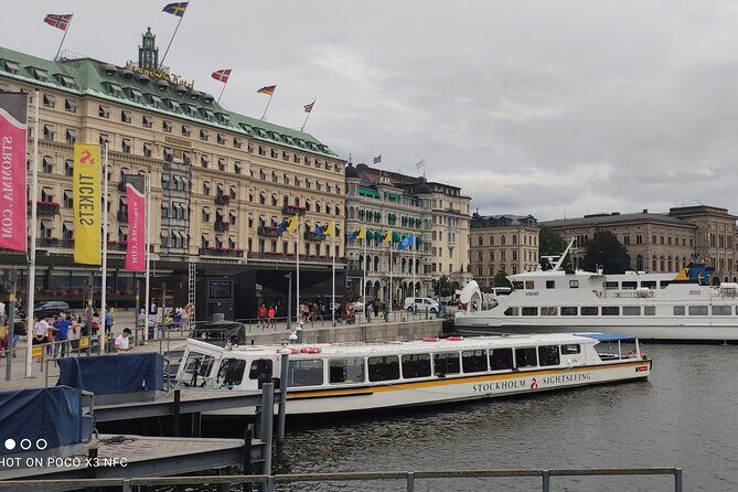 Stockholm- A Beauty On The Water: Old Town Walking Tour and Boat Trip Combined - Central Square: Stortorget