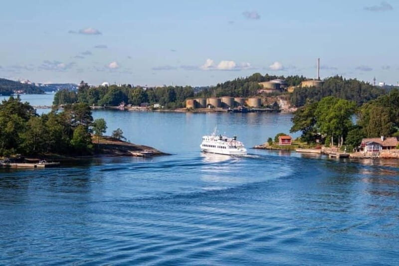 Stockholm: Archipelago Guided Boat & Walking Tour of Vaxholm - Key Points