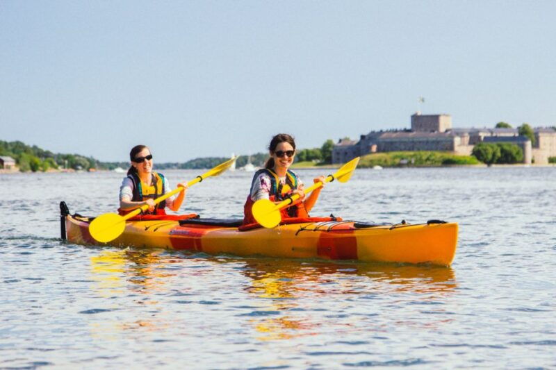 stockholm-archipelago-islands-kayak-tour-and-outdoor-picnic