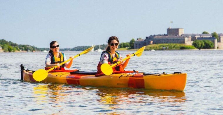 stockholm-archipelago-islands-kayak-tour-and-outdoor-picnic