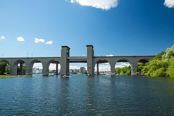 stockholm-bridges-sightseeing-cruise