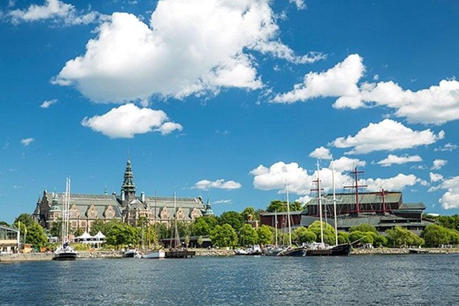 stockholm-bridges-sightseeing-cruise