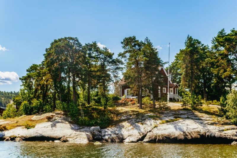 stockholm-city-archipelago-sightseeing-cruise-with-guide