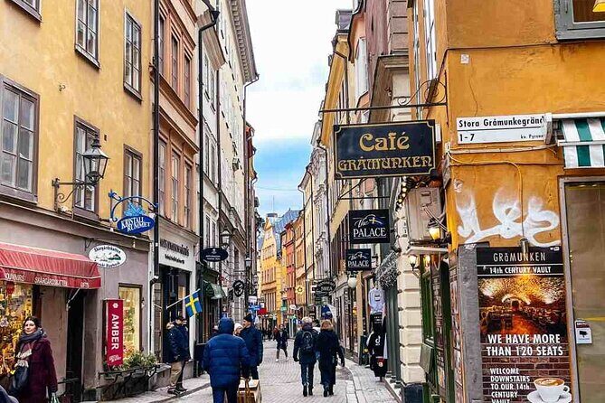 Stockholm City Tour + VAASA Museum VIP car (private service) - FAQ