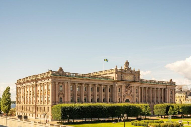 stockholm-gamla-stan-walking-tour-and-djurgarden-boat-cruise