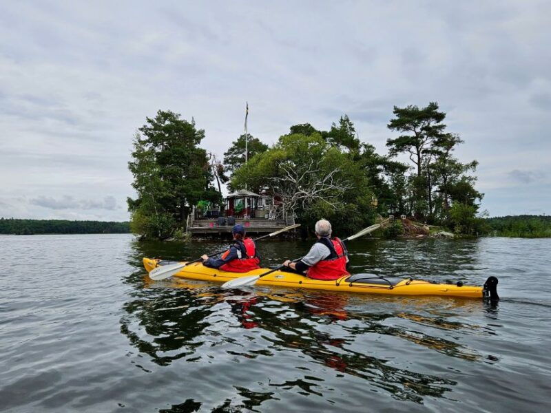 stockholm-guided-kayak-tour-to-drottningholm-royal-palace