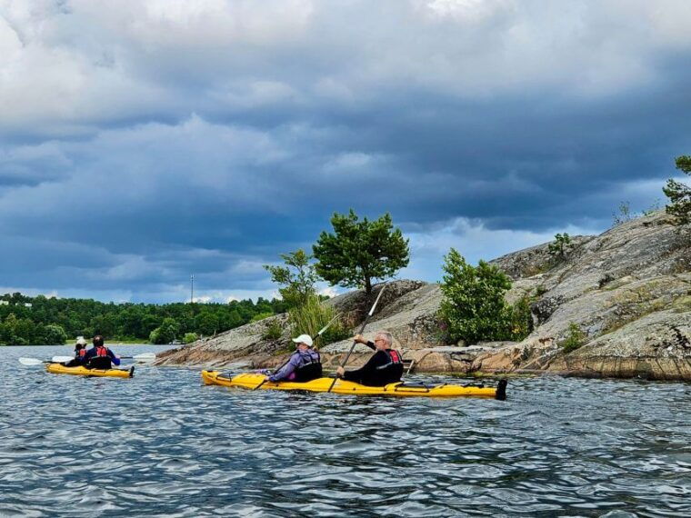 stockholm-guided-kayak-tour-to-drottningholm-royal-palace