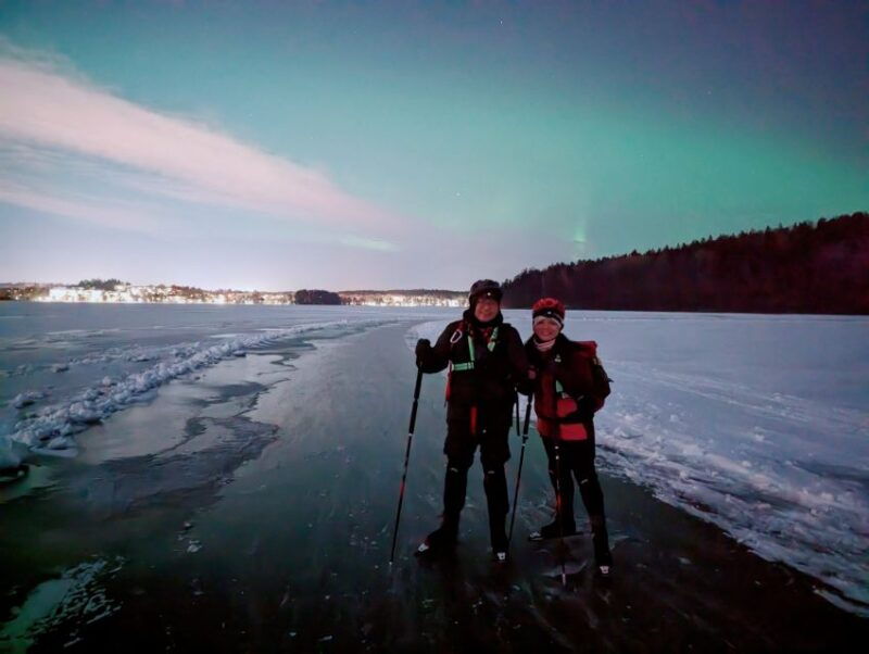 stockholm-ice-skating-in-the-moonlight-with-hot-chocolate