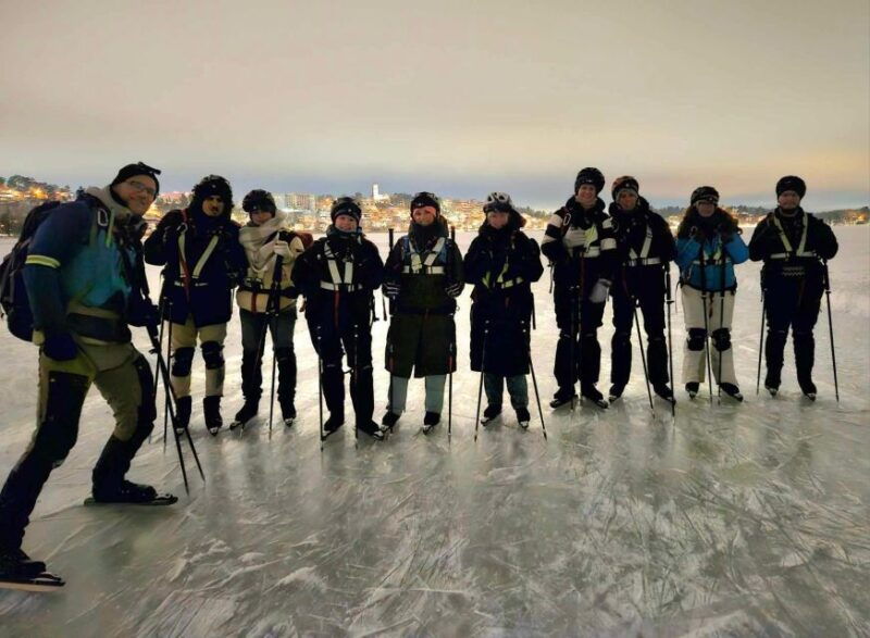 stockholm-ice-skating-in-the-moonlight-with-hot-chocolate