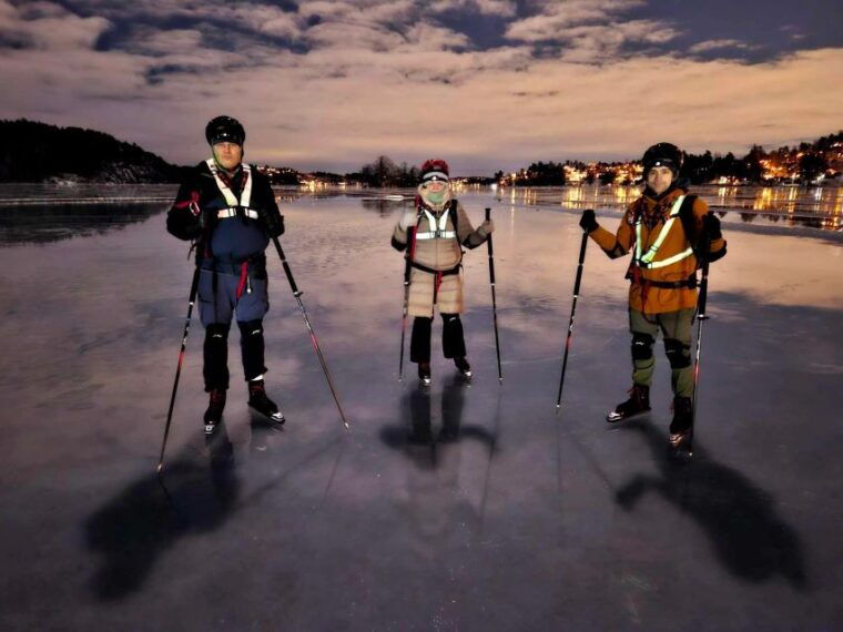stockholm-ice-skating-in-the-moonlight-with-hot-chocolate