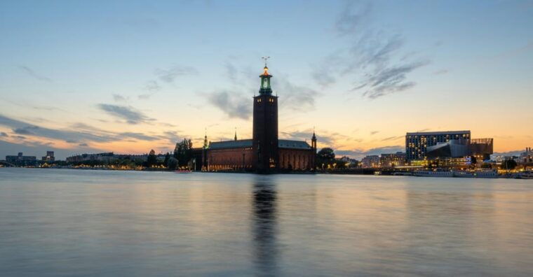 stockholm-icons-old-town-riddarholmen-private-guided-tour