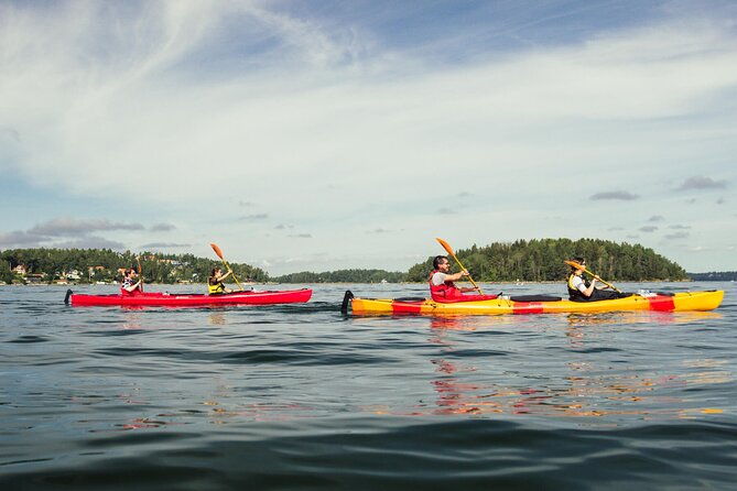 stockholm-kayaking-tour-around-vaxholm-archipelago-with-fika