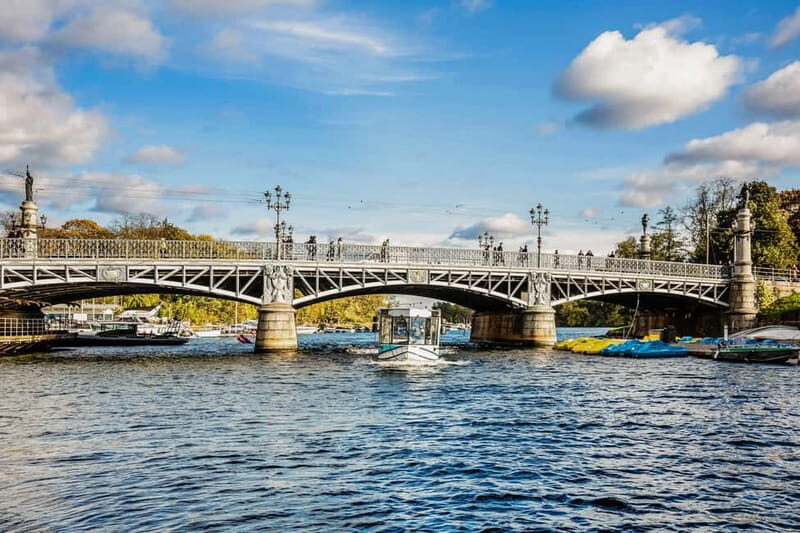 Stockholm: Land and Water Tour by Amphibious Bus - FAQ