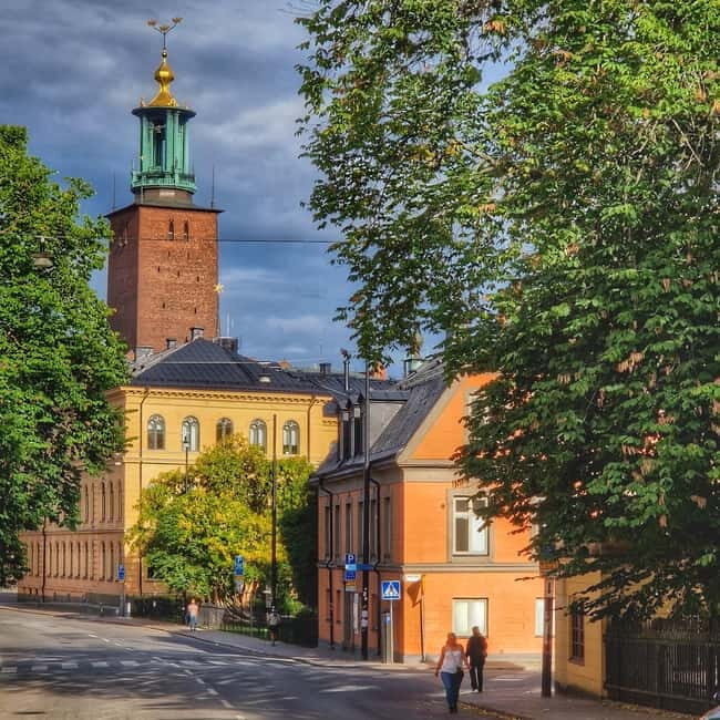 Stockholm: Legends & Landmarks City Hall & Old Town Tour - Exploring Gamla Stan’s Hidden Corners