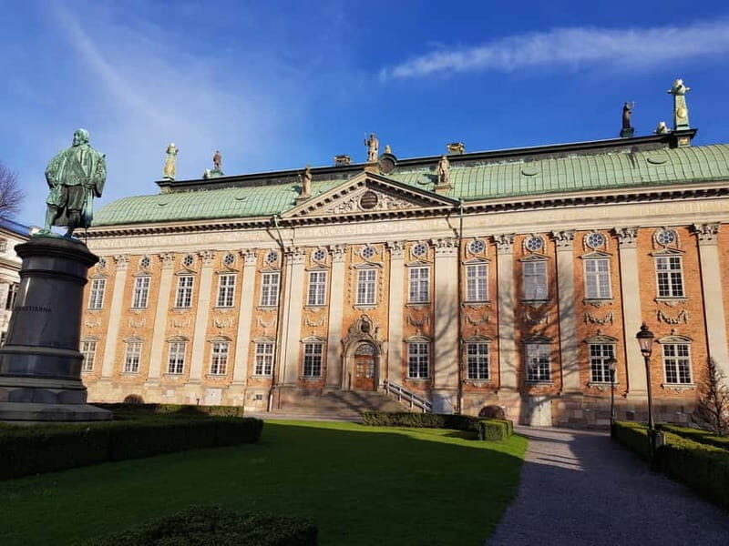 Stockholm: Legends & Landmarks City Hall & Old Town Tour - Architectural Gems and Stories