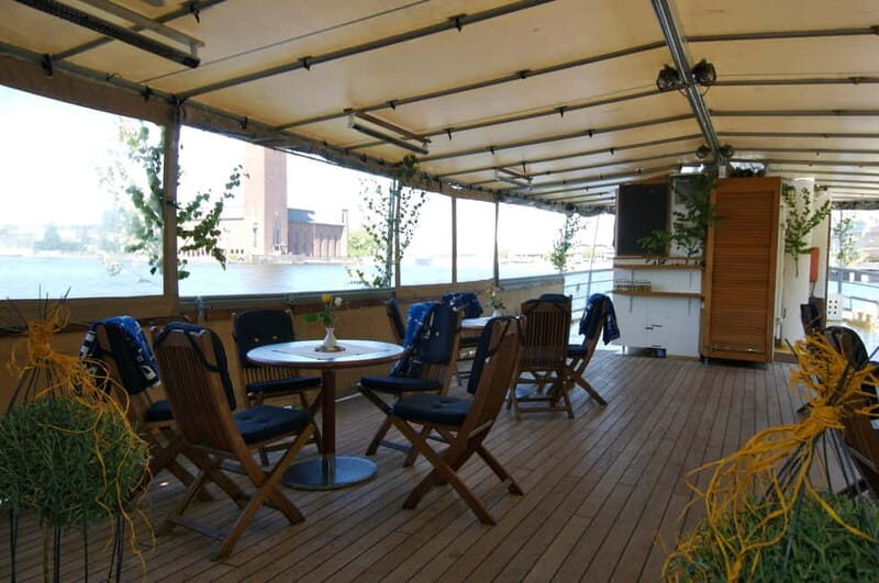 Stockholm: Midsummer Archipelago Boat Tour Live Guide DE/EN - An Overview of the Experience