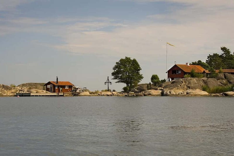 Stockholm: Midsummer Archipelago Boat Tour Live Guide DE/EN - The Sum Up