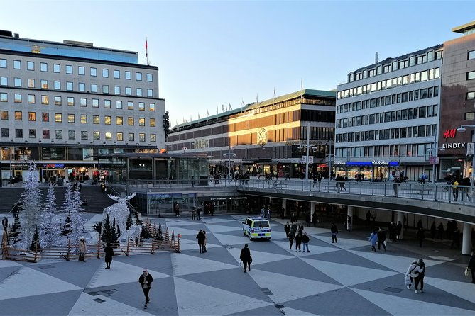 stockholm-modern-city-and-old-town-a-small-group-walking-tour
