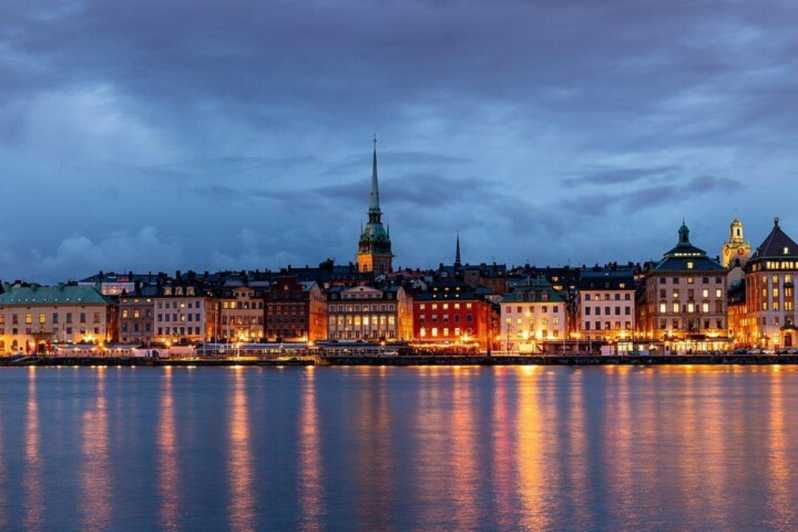 stockholm-must-see-attractions-walking-tour-with-a-guide