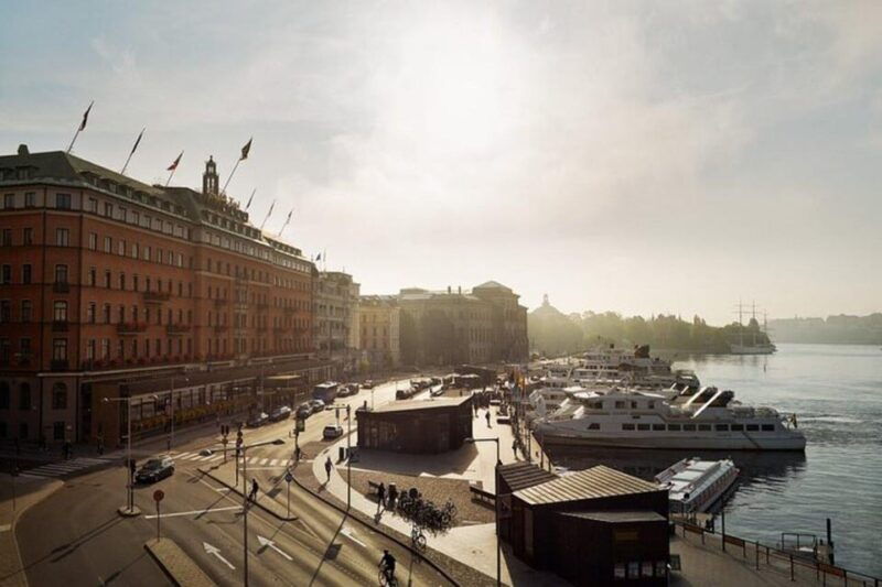 stockholm-must-see-attractions-walking-tour-with-a-guide