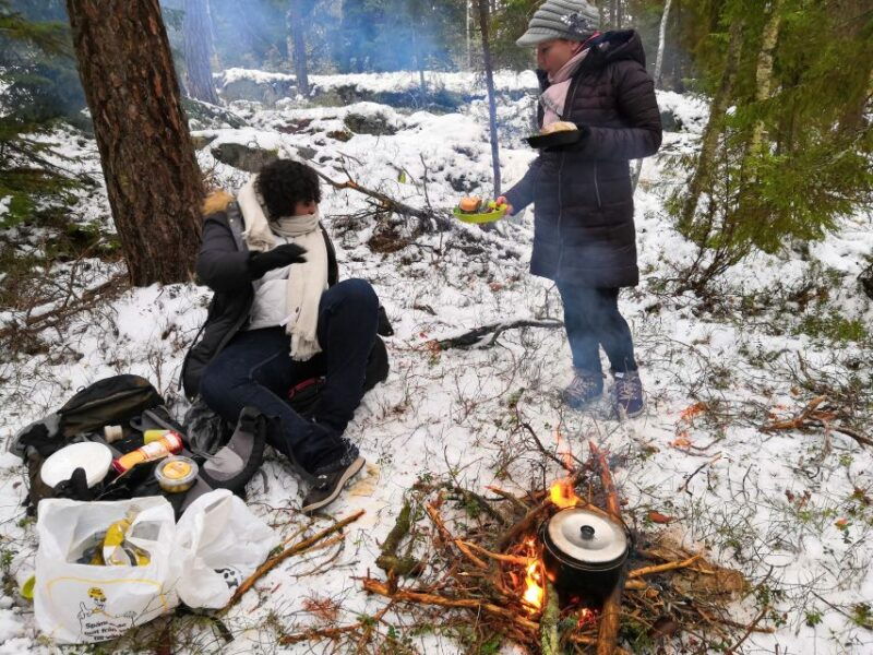 stockholm-nature-hike-with-campfire-lunch