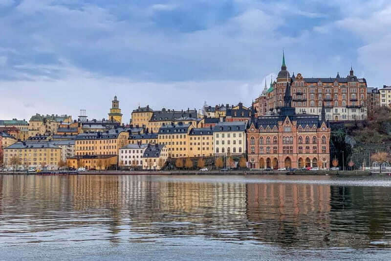 Stockholm: Old Town & City Guided Walking Tour - Key Points