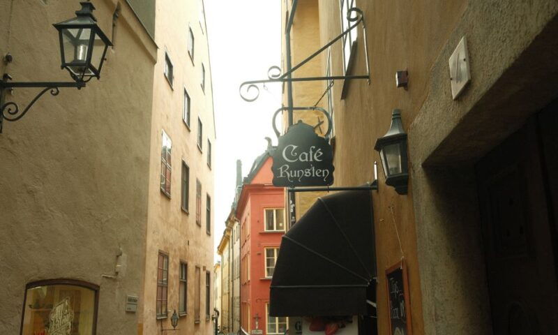 stockholm-old-town-self-guided-tour-learn-and-solve-puzzles